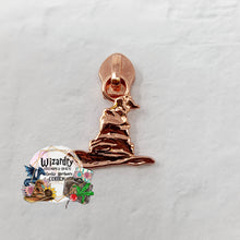 Load image into Gallery viewer, **Pre-Order #21: 14 Week TAT**  Wizard Hat #5 Nylon Zipper Pull
